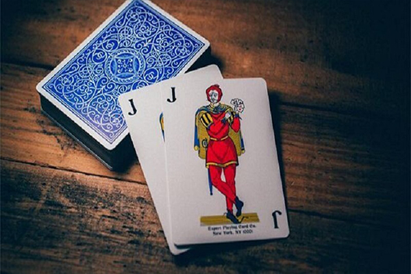 Bài Joker Là Gì? Khám Phá Bí Ẩn Lá Bài Kỳ Lạ
